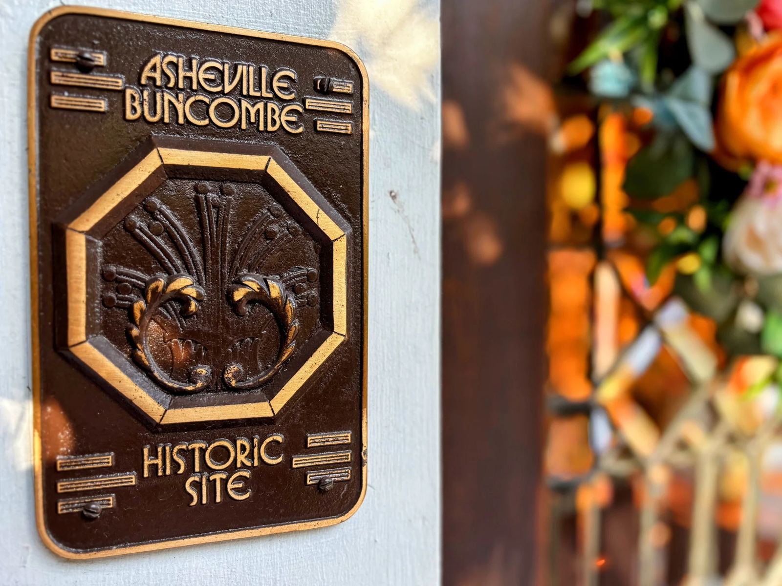 Asheville Buncombe historic site plaque on Cedar Crest Inn