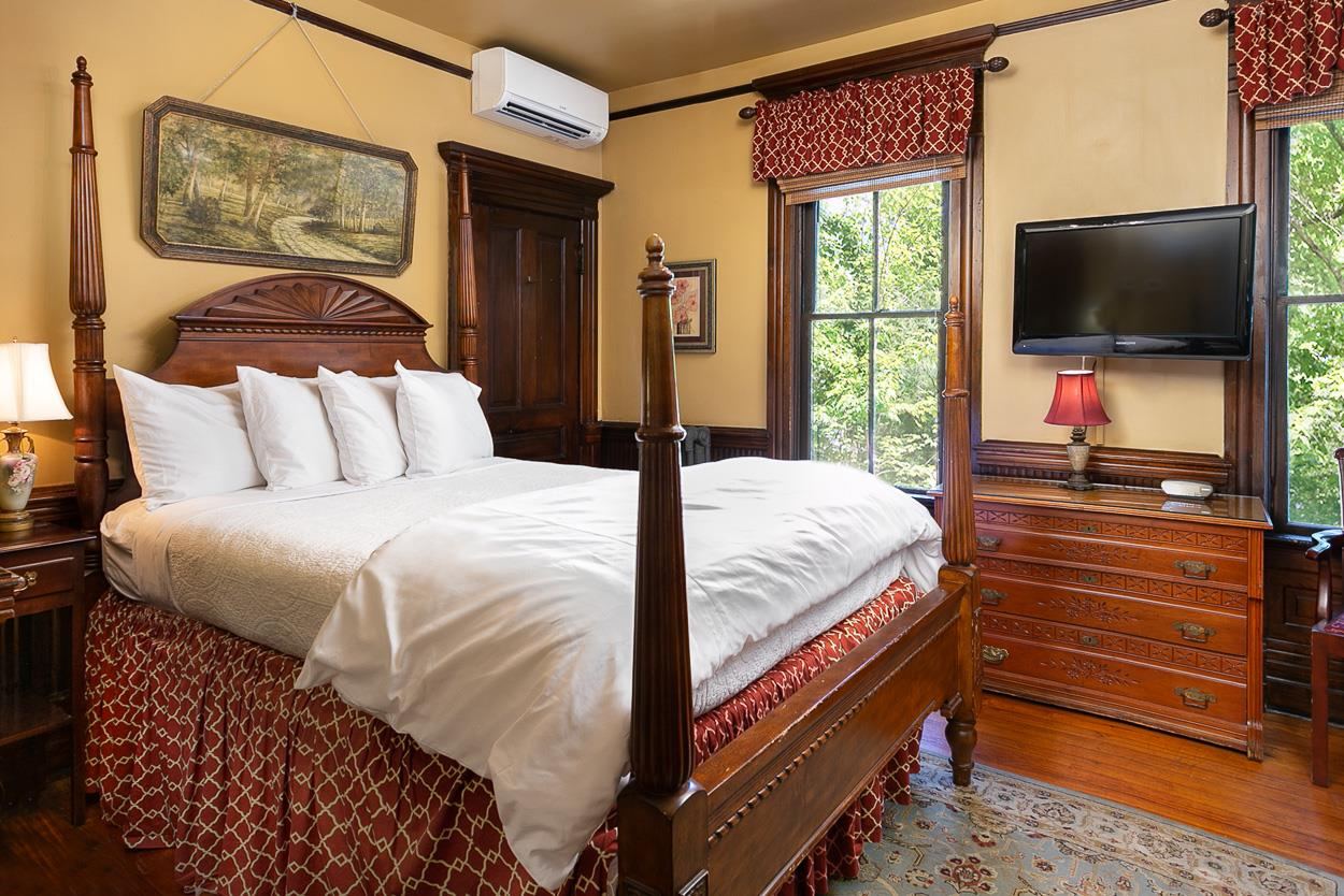 Garden Room at Cedar Crest Inn