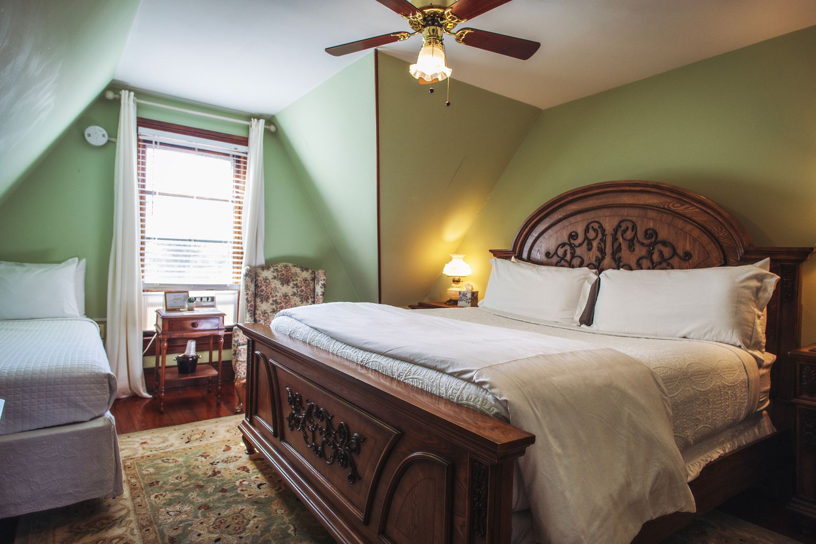 Page Bedroom at Cedar Crest Inn