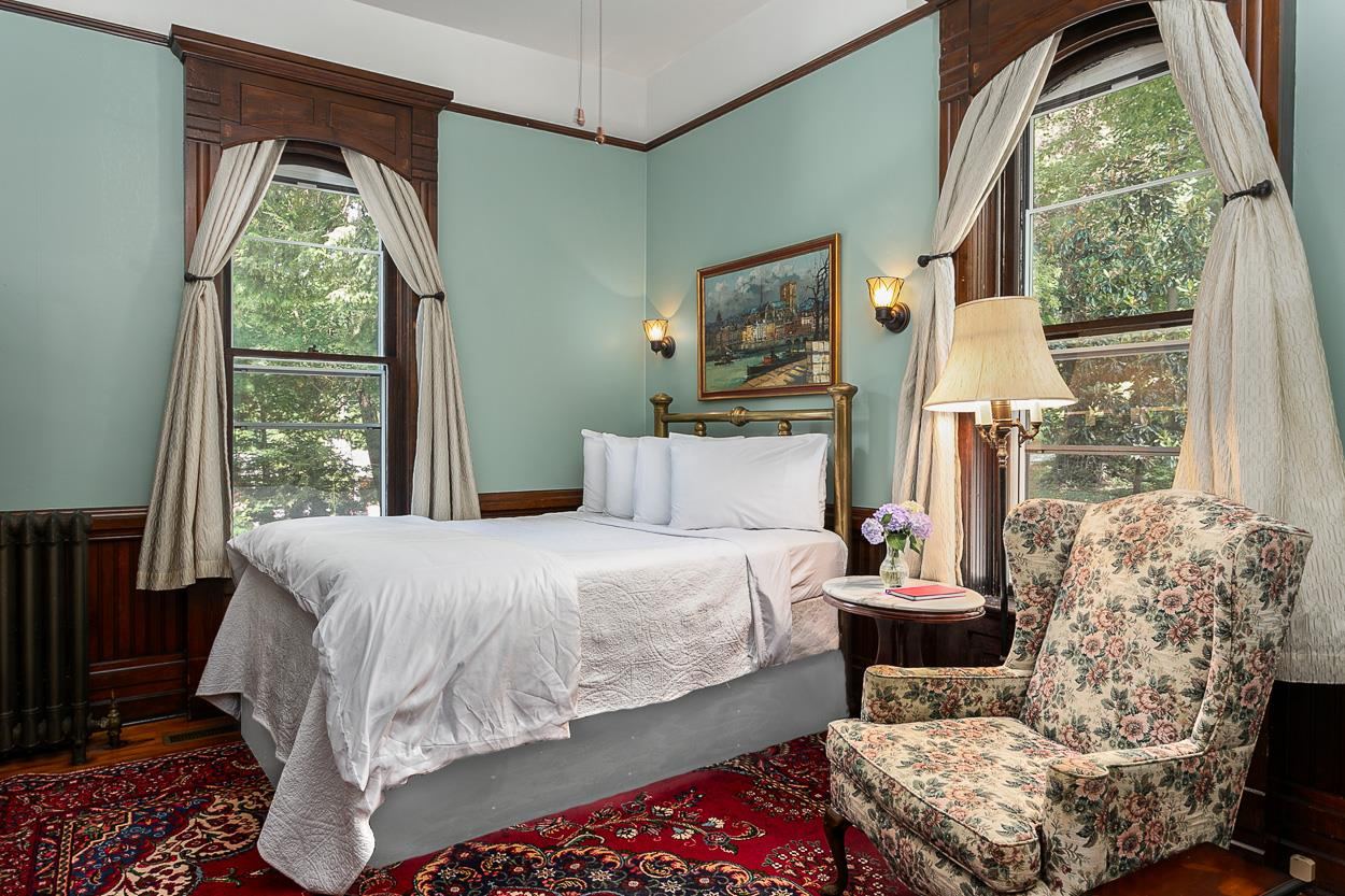 Reese Study Bedroom at Cedar Crest Inn